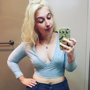 🪐American Apparel crop top